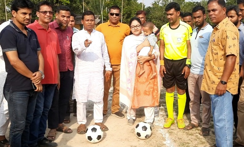 পোরশায় বঙ্গবন্ধু গোল্ডকাপ ফুটবল টুর্নামেন্টের শুভ উদ্বোধন