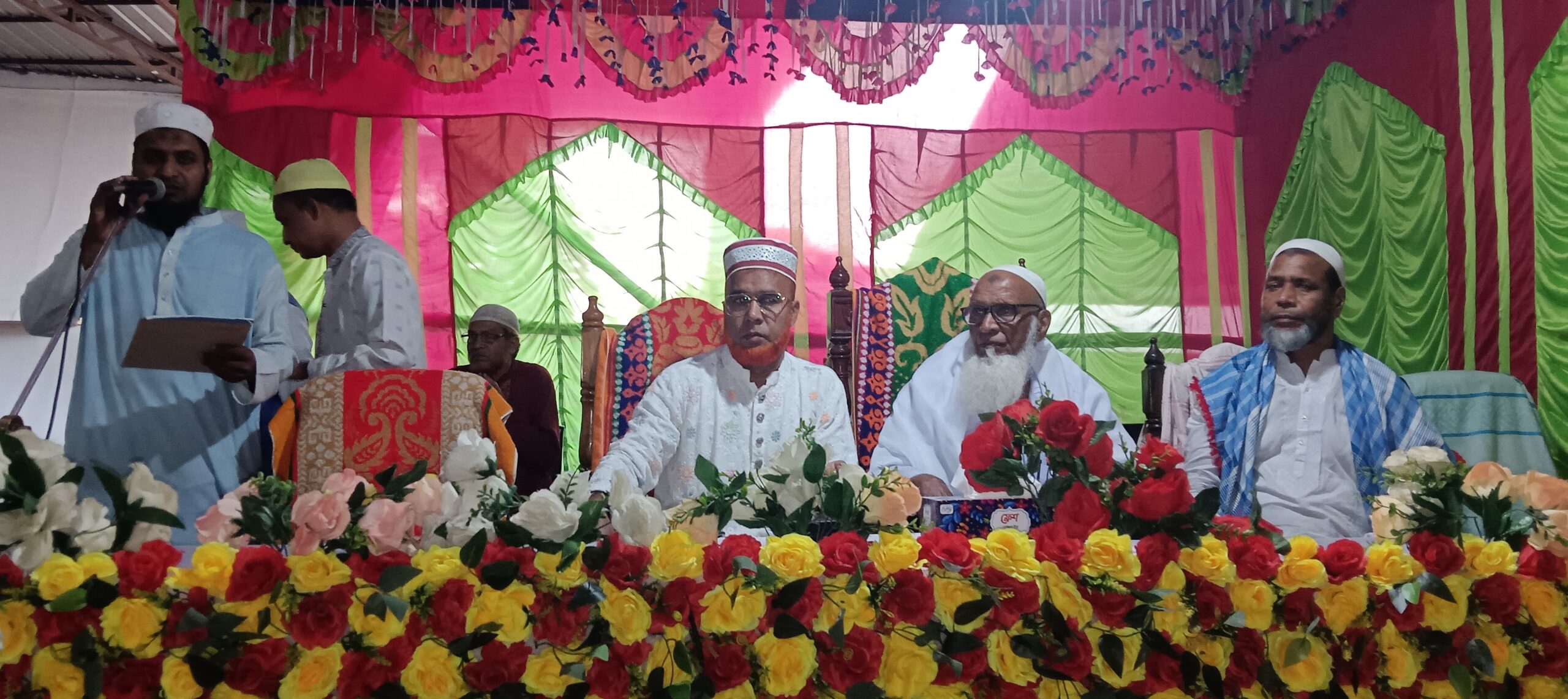 গোমস্তাপুরে মেসার্স ফিন্টু অটোরাইস মিলে ইফতার মাহফিল