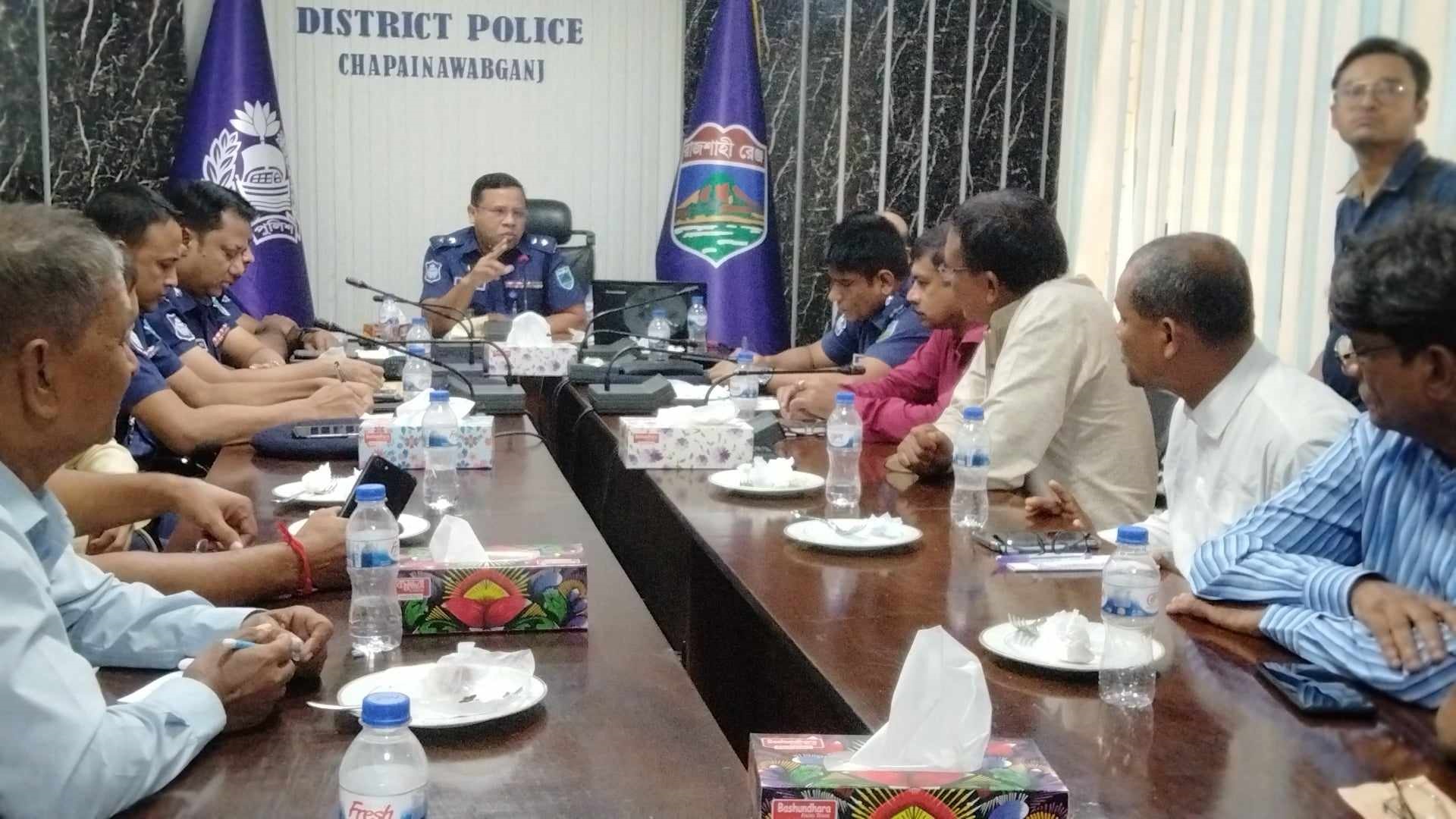 চাঁপাইনবাবগঞ্জে দুর্গাপূজা উপলক্ষে পুলিশ ও পূজামন্ডপ নেতৃবৃন্দের মতবিনিময়